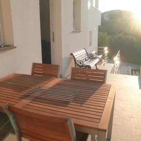 Apartament Sandro *