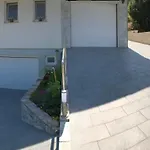 Sandro 아파트 *