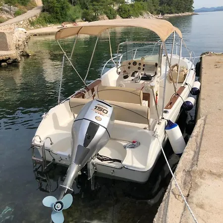 Apartment Sandro Sali