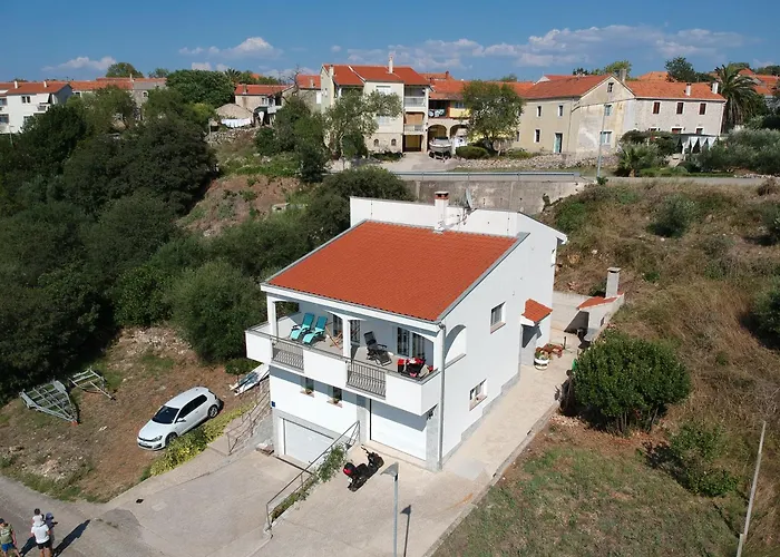 Sandro Apartment *