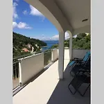 Sandro Διαμέρισμα *