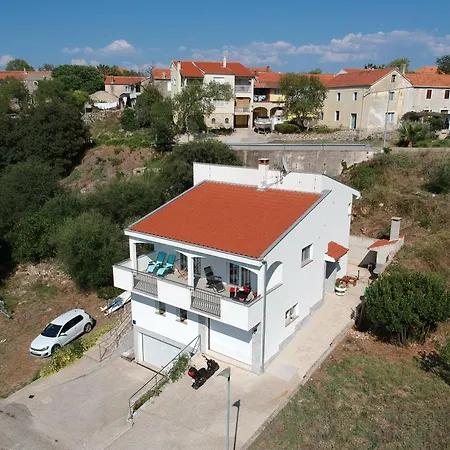 Sandro Apartment *